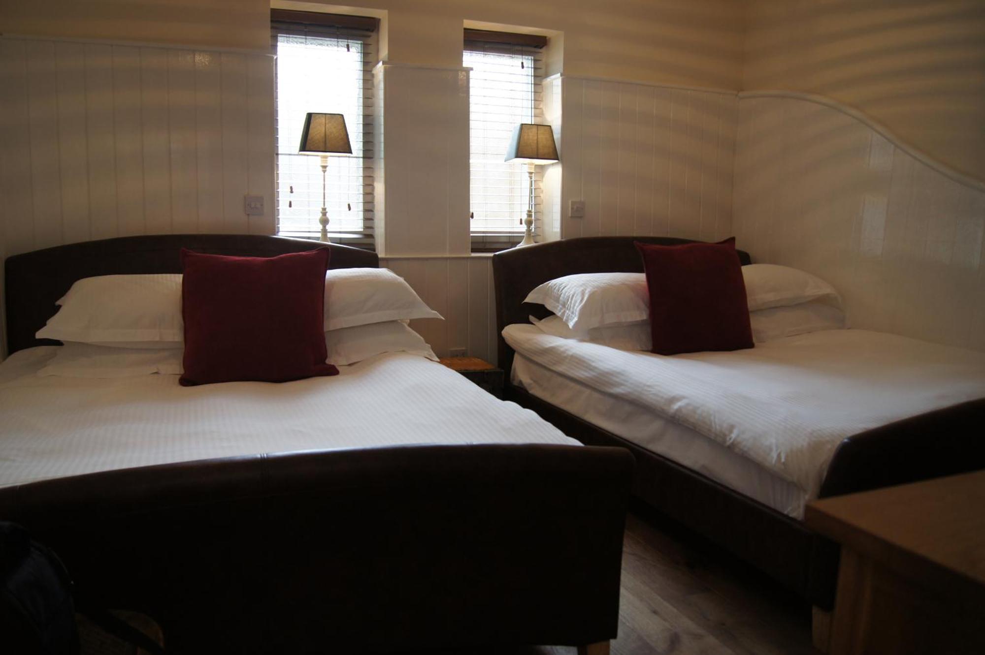 Romneys Apartments & Suites Kendal Værelse billede